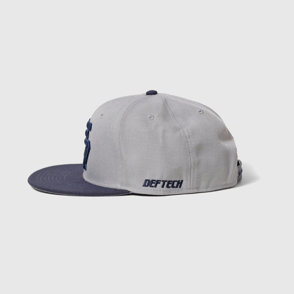 デフ Flat Visor Cap_Navy×Gray – Def Tech STORE